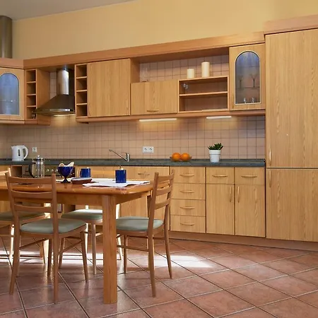 Old Town Apartment *