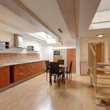 Old Town Apartment Апартаменты Вильнюс